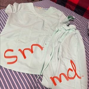 Scrub set
